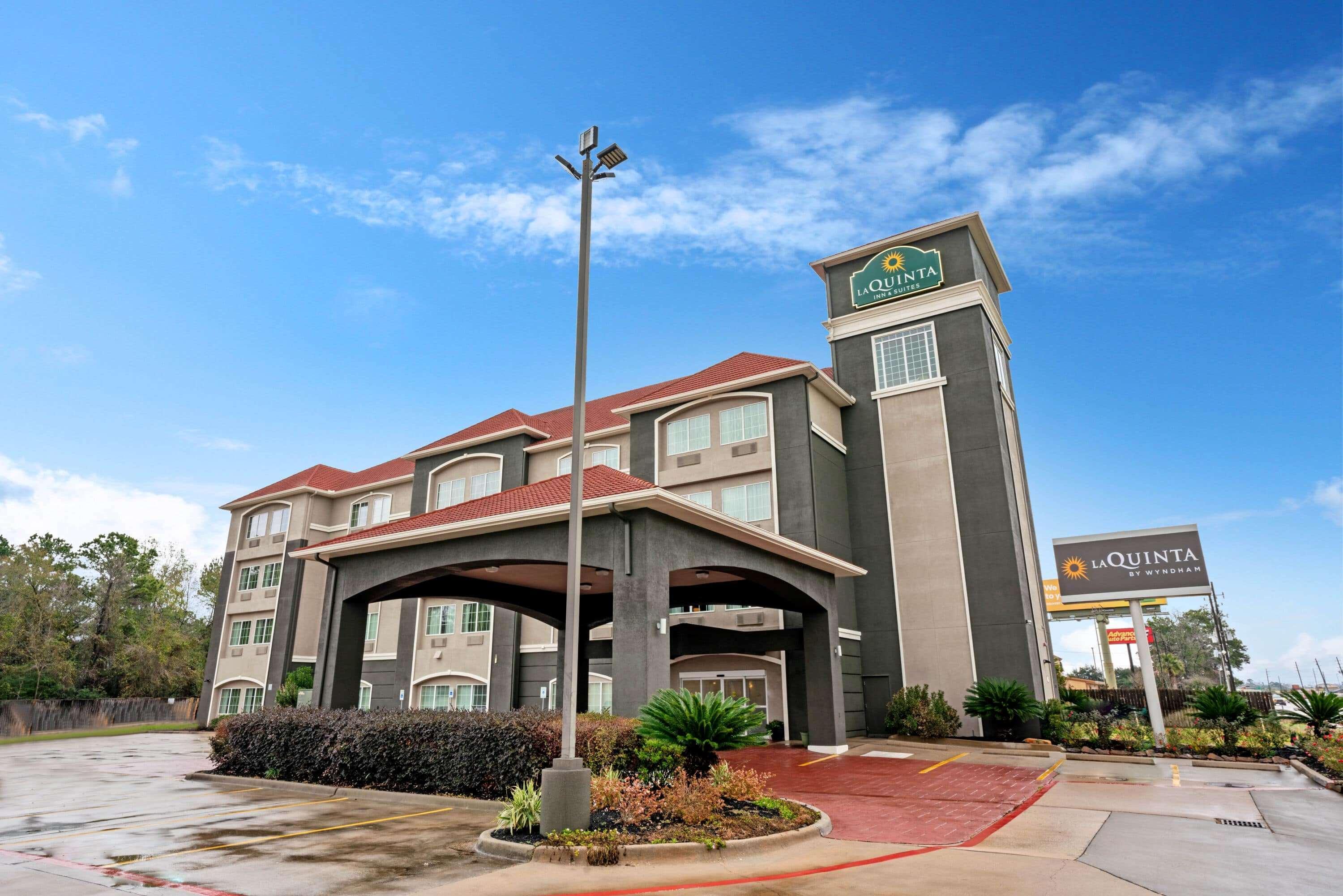 La Quinta By Wyndham Houston - Magnolia Hotel Exterior photo
